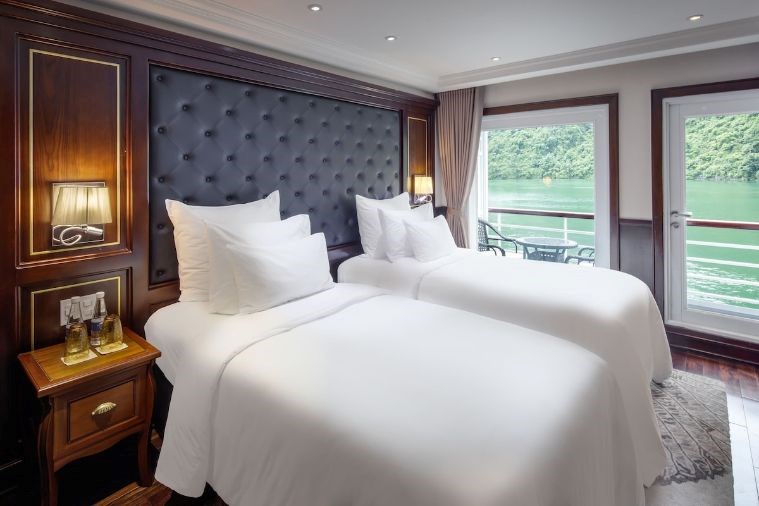 Du Thuyền Paradise Elegance Hạ Long